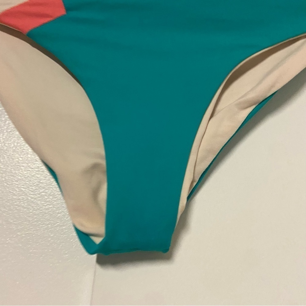 L*Space embroidered bikini bottom Size XS - Picture 3 of 4